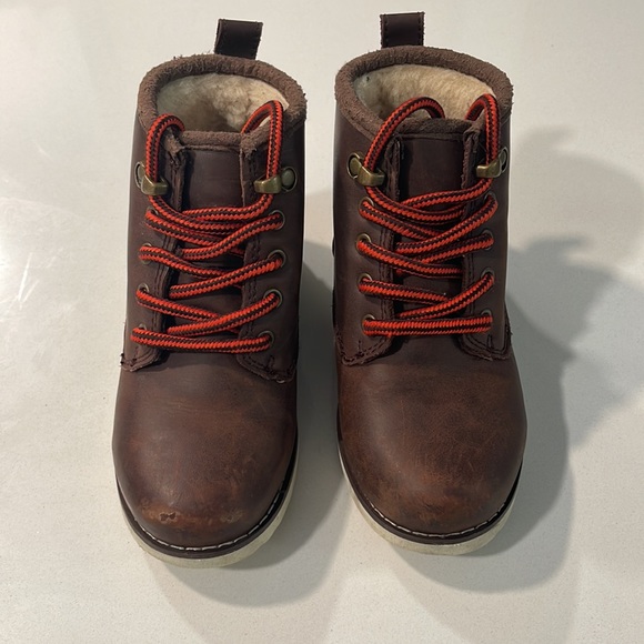 UGG Kids Maple Lace Up Boot Size 11 (S/N 1003165K) - Picture 2 of 5